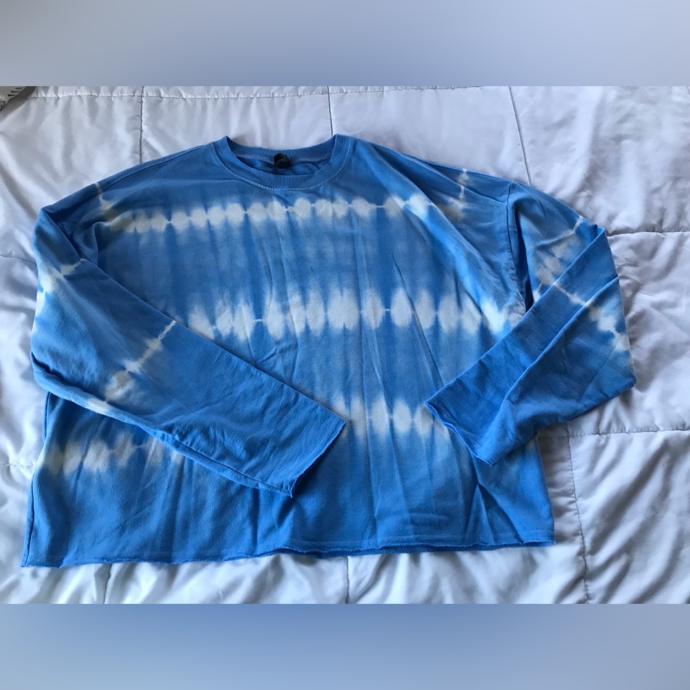 Wild fable blue tie die crop sweatshirt, small